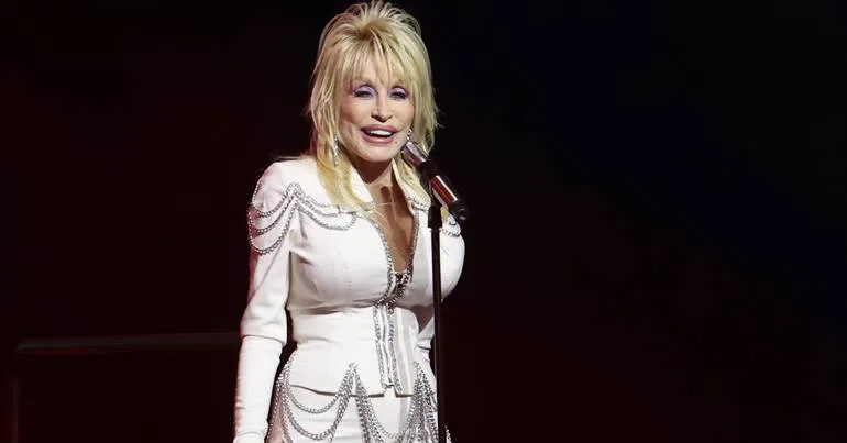 Morreu Dolly Parton, ícone da música country. Tinha 80 anos