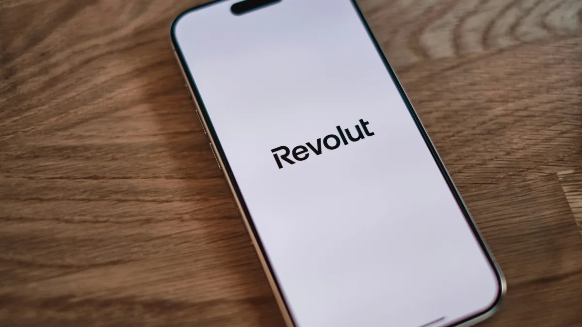 Revolut Introduces MiCA-Compliant EURR Stablecoin to European Crypto Services