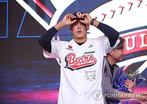 프로야구 두산, 신인 김지우 5억원 계약…역대 우타 야수 최고액