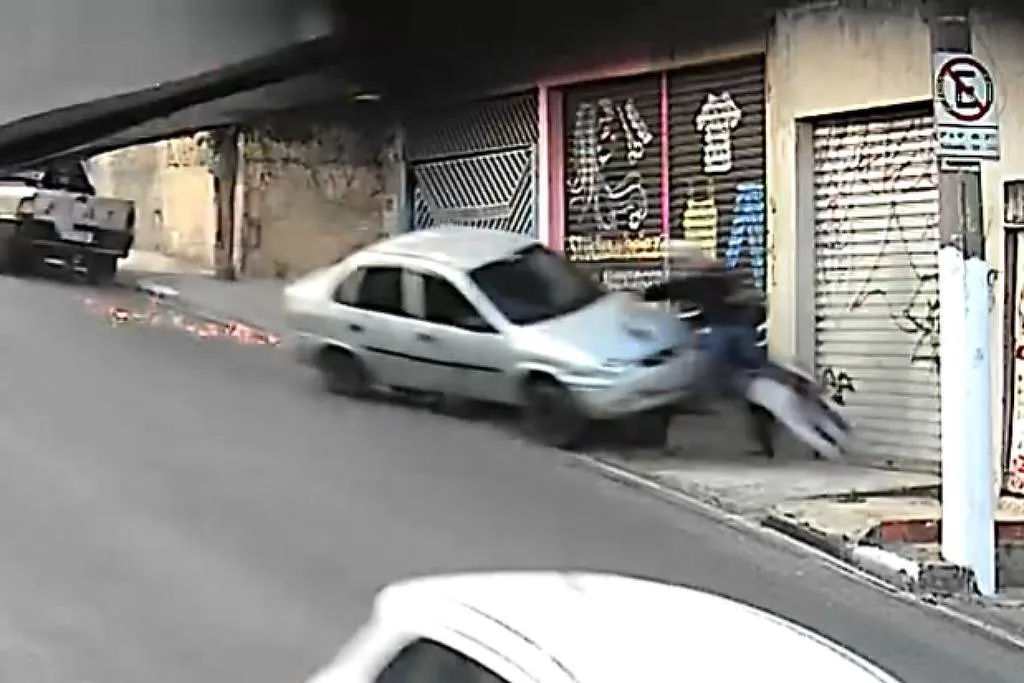 Vítima de roubo atropela e mata dois suspeitos na zona sul de São Paulo, diz polícia
