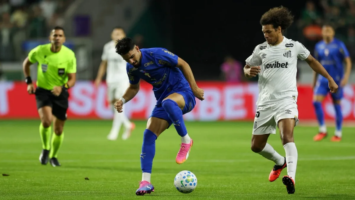 “Poderiam ter vencido por mais”, diz Willian Arão após derrota do Santos para o Palmeiras