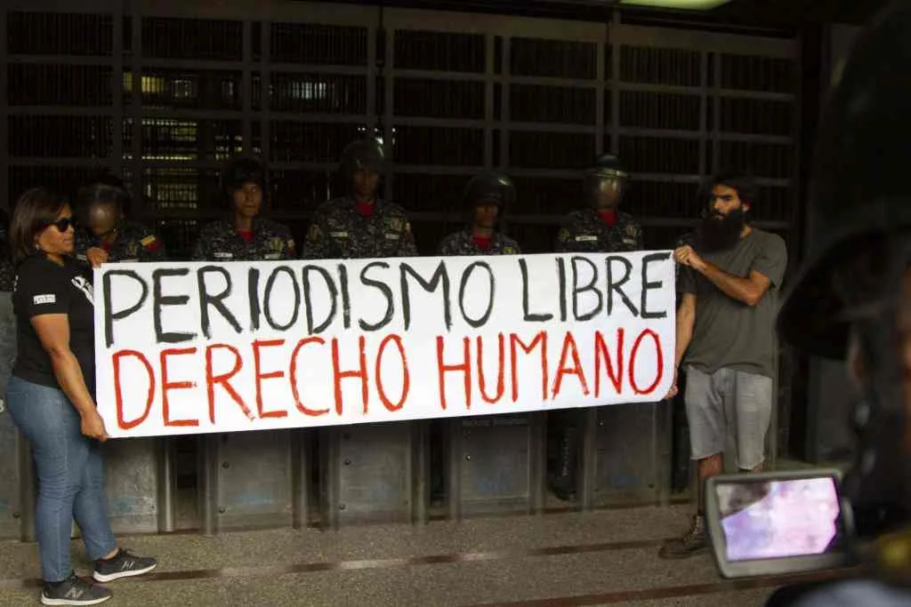 Activista Carlos Correa: Desbloqueo debe abarcar a todos los medios sin distinciones