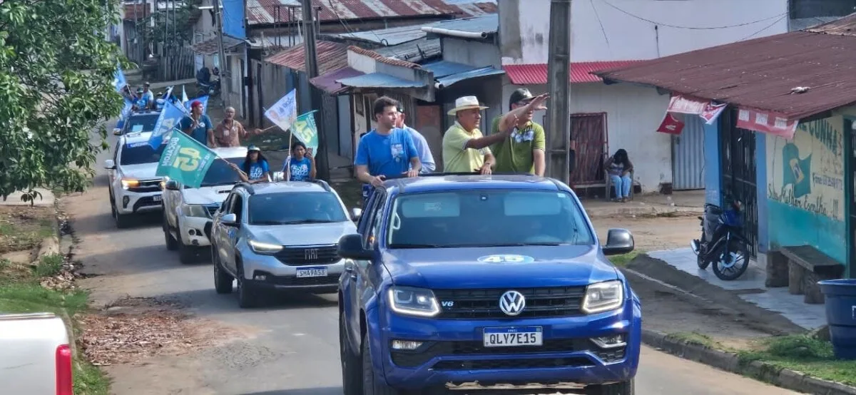 Bocalom e Eduardo Velloso são recebidos com festa pela população de Assis Brasil