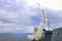 Trump diz que EUA estão aumentando seu arsenal de armas “muito rapidamente”
