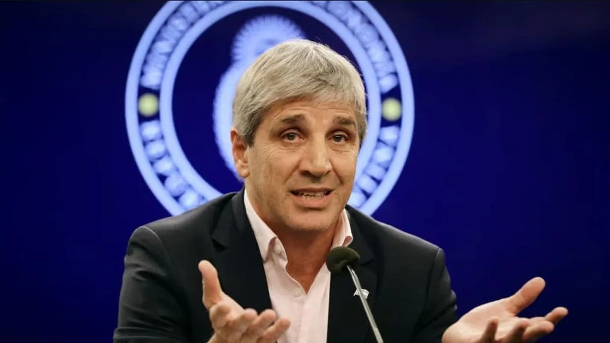 Luis Caputo llega a Tailandia y busca destrabar la tercera revisión con el FMI