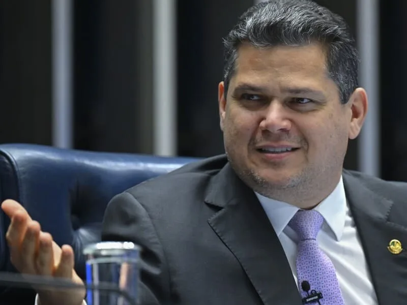 Alcolumbre destrava fim da 6x1 e PEC da Segurança após acerto com Lula