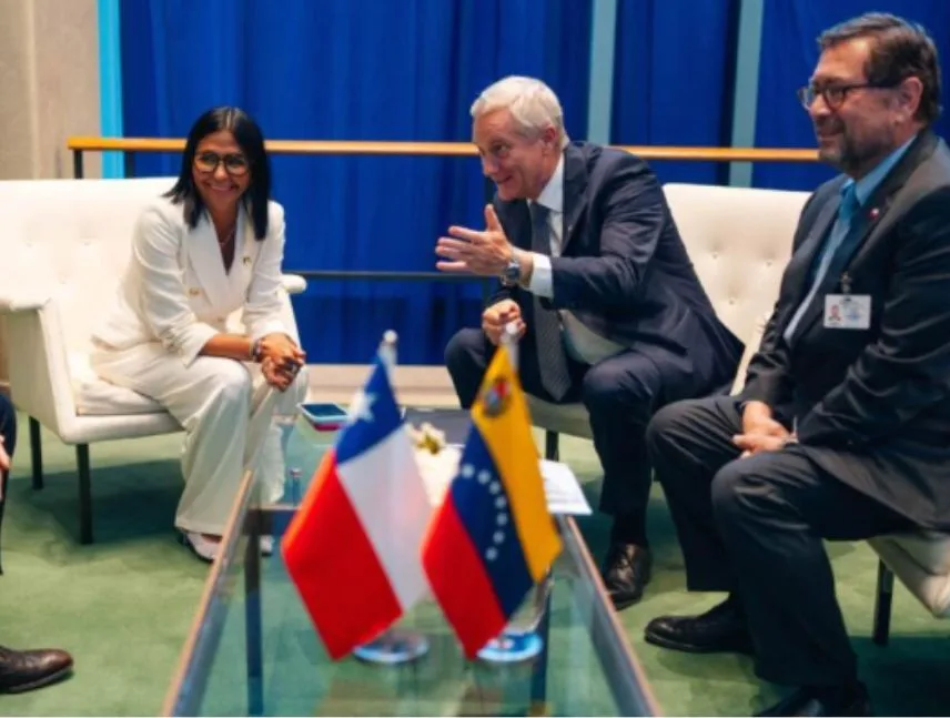 Kast aborda con Delcy Rodríguez futuro de Venezuela