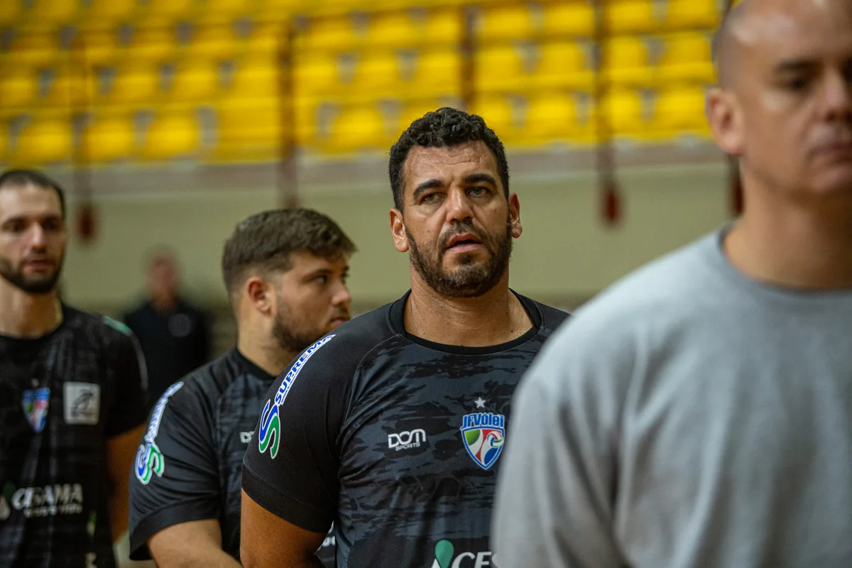 JF Vôlei anuncia renovação com técnico André Silva para temporada 2026/2027