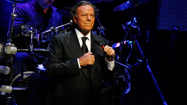 Julio Iglesias é alvo de novo pedido de investigação por agressão sexual