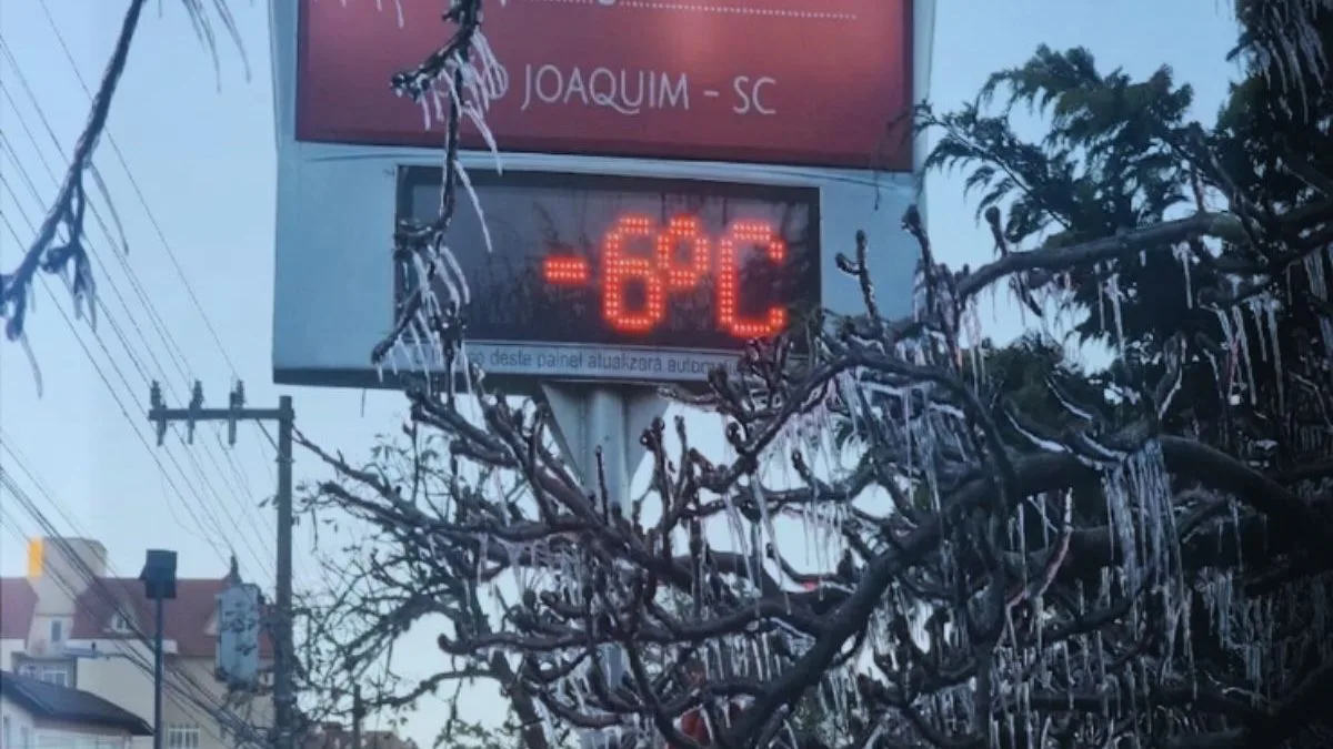 Onda de frio traz geada e mínimas de até -6°C, mas calorão de 44°C já tem data para voltar ao Brasil