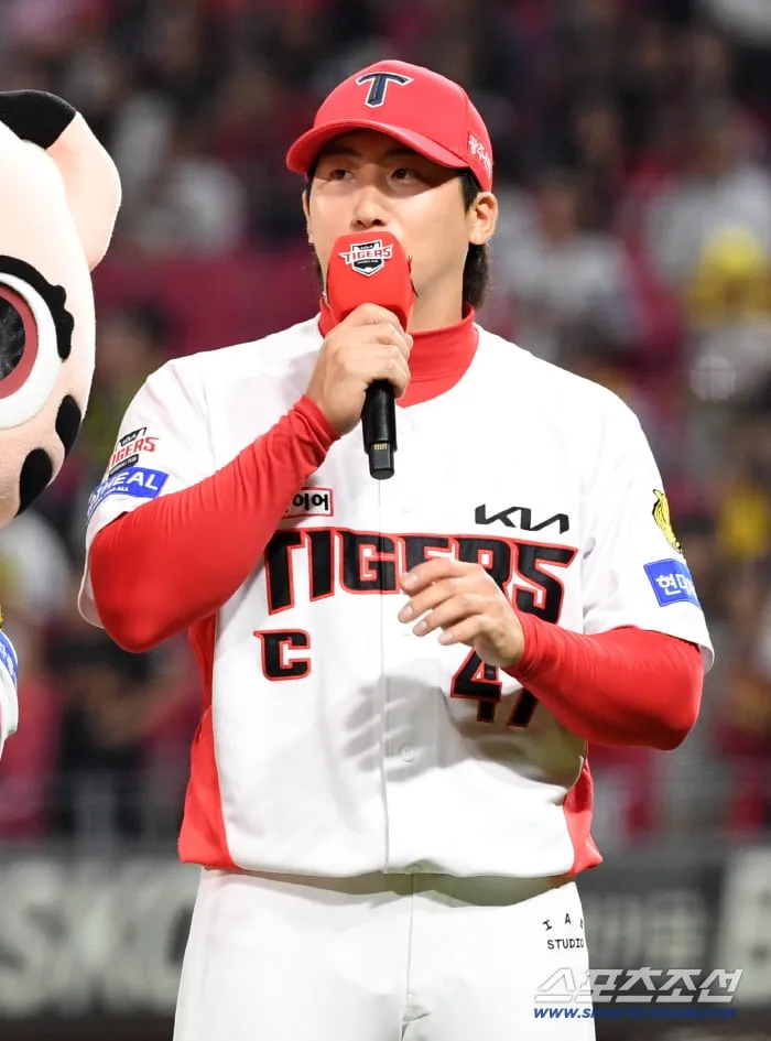 '역대급' 외야 GG 경쟁의 유탄...3할-30홈런-100타점 부활한 KIA 캡틴, 언급도 안 된다
