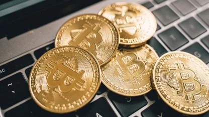 4.100 Bitcoin gestohlen: Kryptodieb prahlt mit Reichtum und wird verhaftet