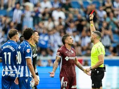 Díaz thrives and Alaves beats 10-man Getafe 3-0 as La Liga kicks off Europe's domestic league season