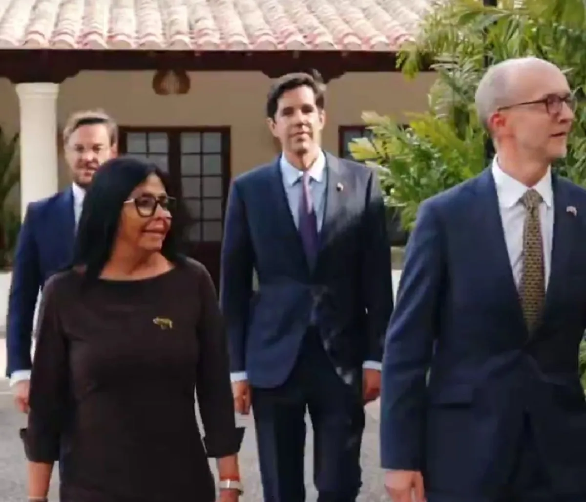 Delcy Rodríguez se reunió con encargado de Negocios de Reino Unido con miras a restablecer las relaciones diplomáticas