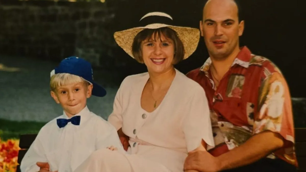 Blumenauense se apaixona por músico alemão na Oktoberfest e toma decisão que mudou a vida para sempre ao deixar SC com o filho de 5 anos