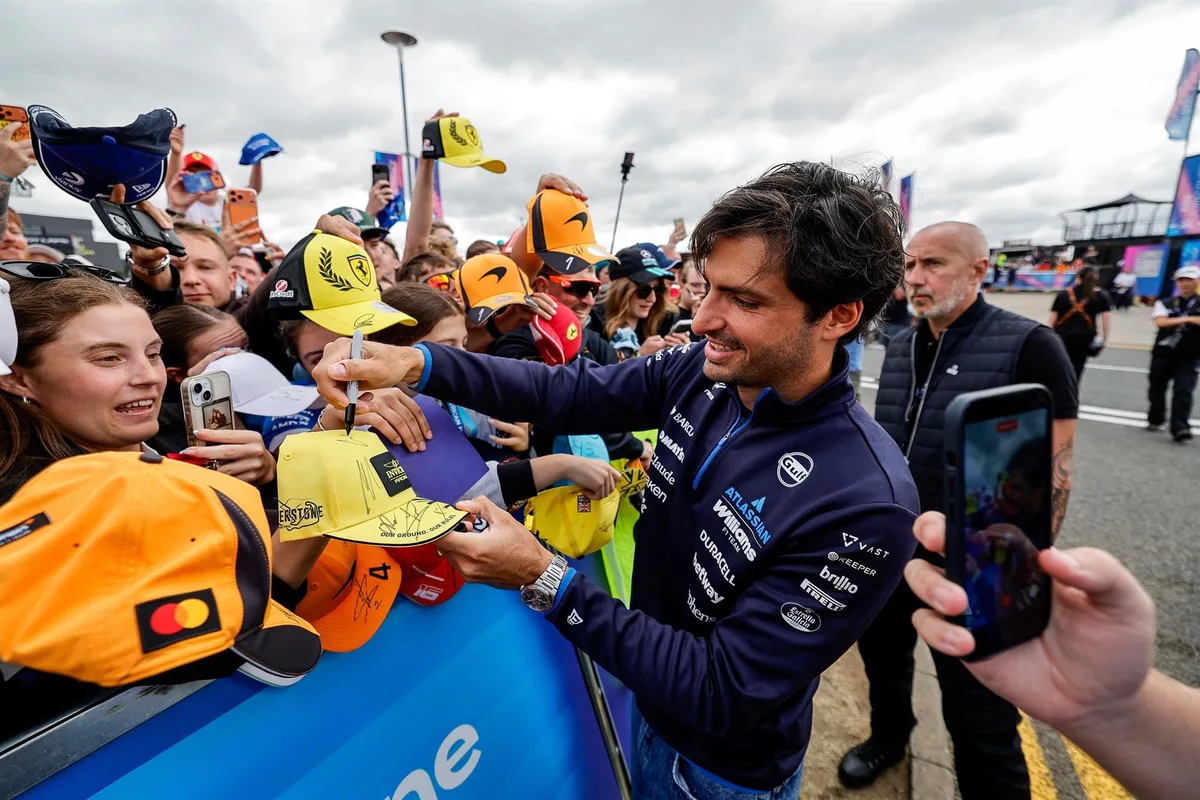 El piloto español Carlos Sainz renueva su contrato con Williams