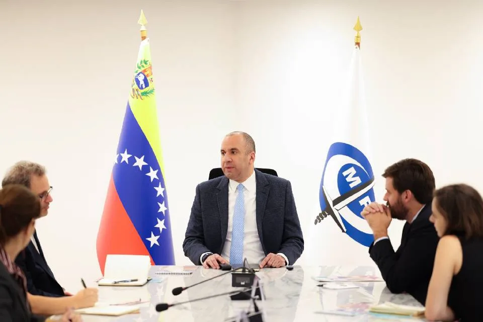 Fiscalía y HRW se reúnen para abordar situación de derechos humanos
