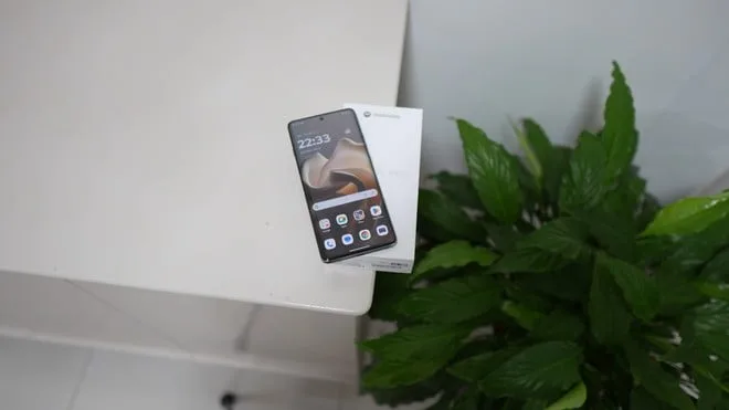 Edge 60 Pro com 512 GB! Celular Motorola baixa de preço em variante turbinada