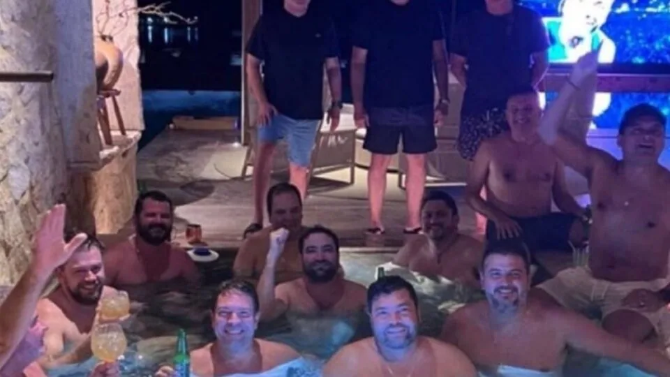 Senador Weverton Rocha aciona STF após vazamento de foto pessoal com políticos