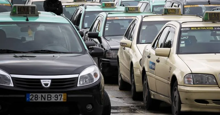 PSP deteta 67 infrações por táxis no aeroporto de Lisboa