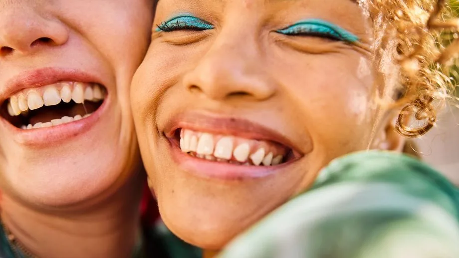 Préserver ses dents en vacances, les bons réflexes pour éviter les douleurs