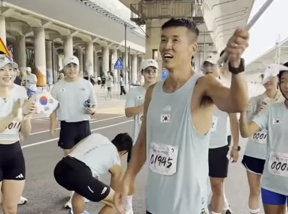 션, 81.5km 뛰었더니 73.2kg→68.2kg…11시간 만에 5kg 빠졌다 [SD셀픽]