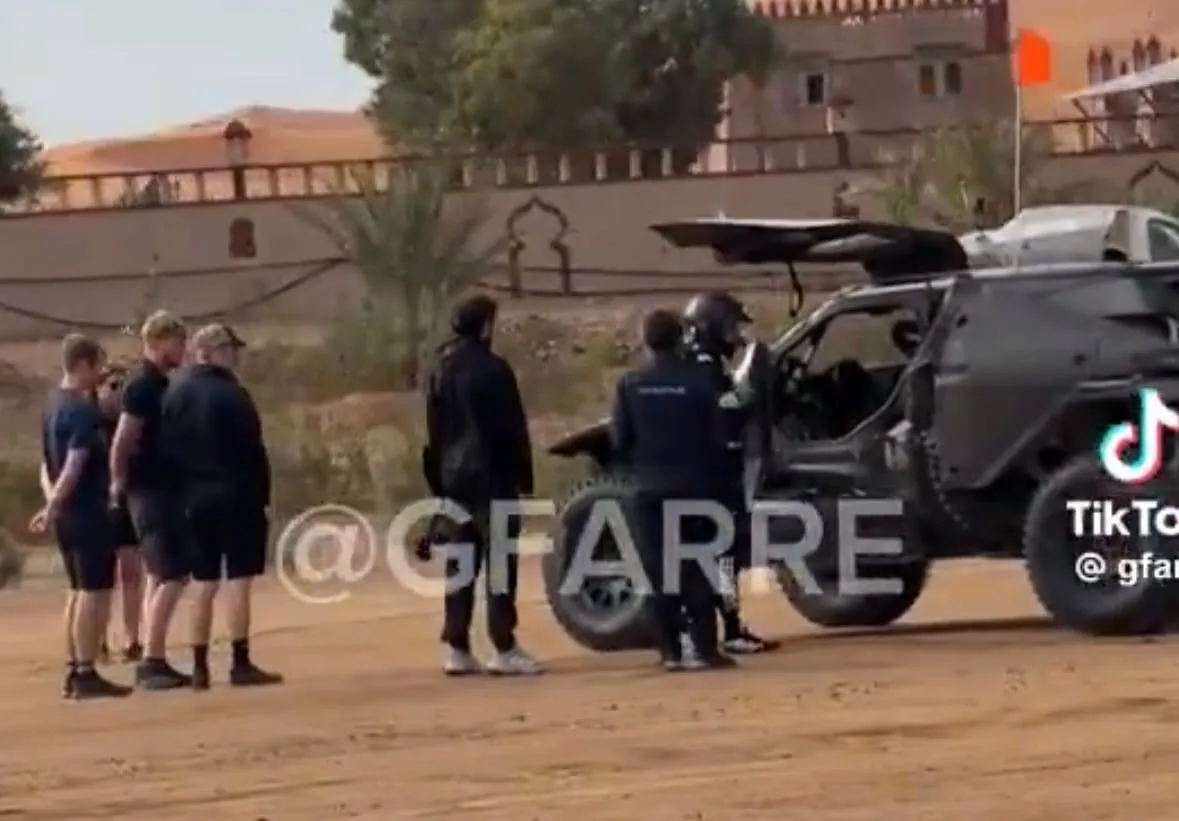Alonso prueba el Aston Martin del Dakar