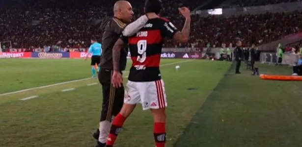 Pedro é substituído após marcar e se irrita: 'Queria fazer mais gols'