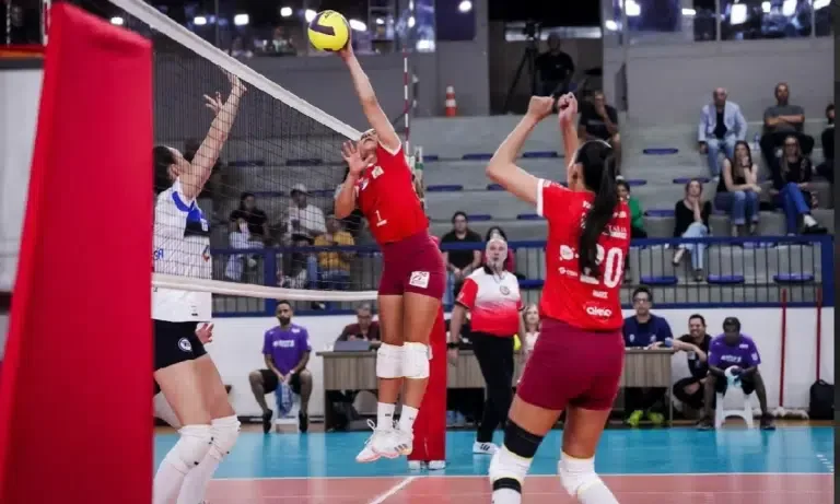 Vôlei Renata não dá chance ao Guarulhos e larga bem no Campeonato Paulista