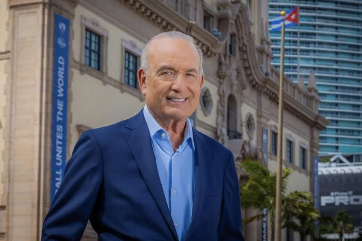 Eliott Rodriguez, el periodista de origen cubano que peleará contra María Elvira Salazar por el Distrito 27 de Florida