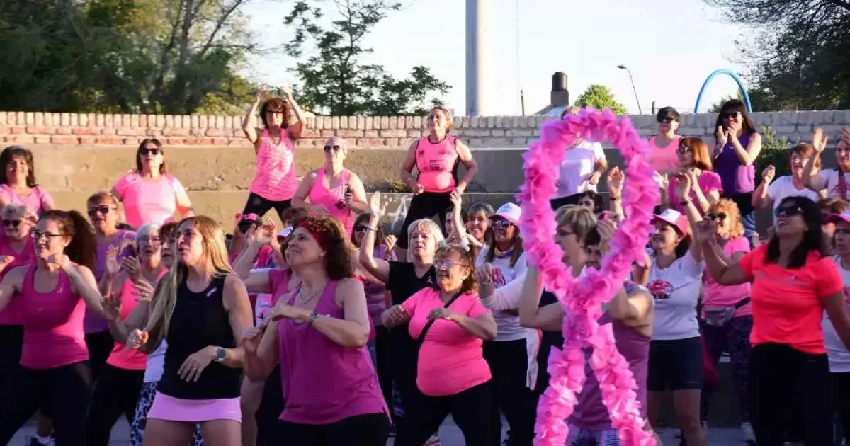 Octubre Rosa en Roca: realizarán una caminata por la detección temprana del cáncer de mama
