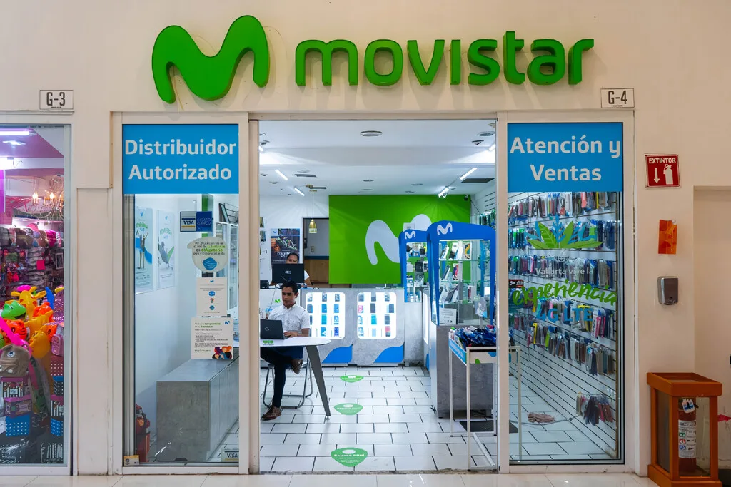 El nuevo dueño de Movistar México quiere llevar la red a los satélites y migrar millones de líneas a la nube, pero no tendrás que cambiar de SIM