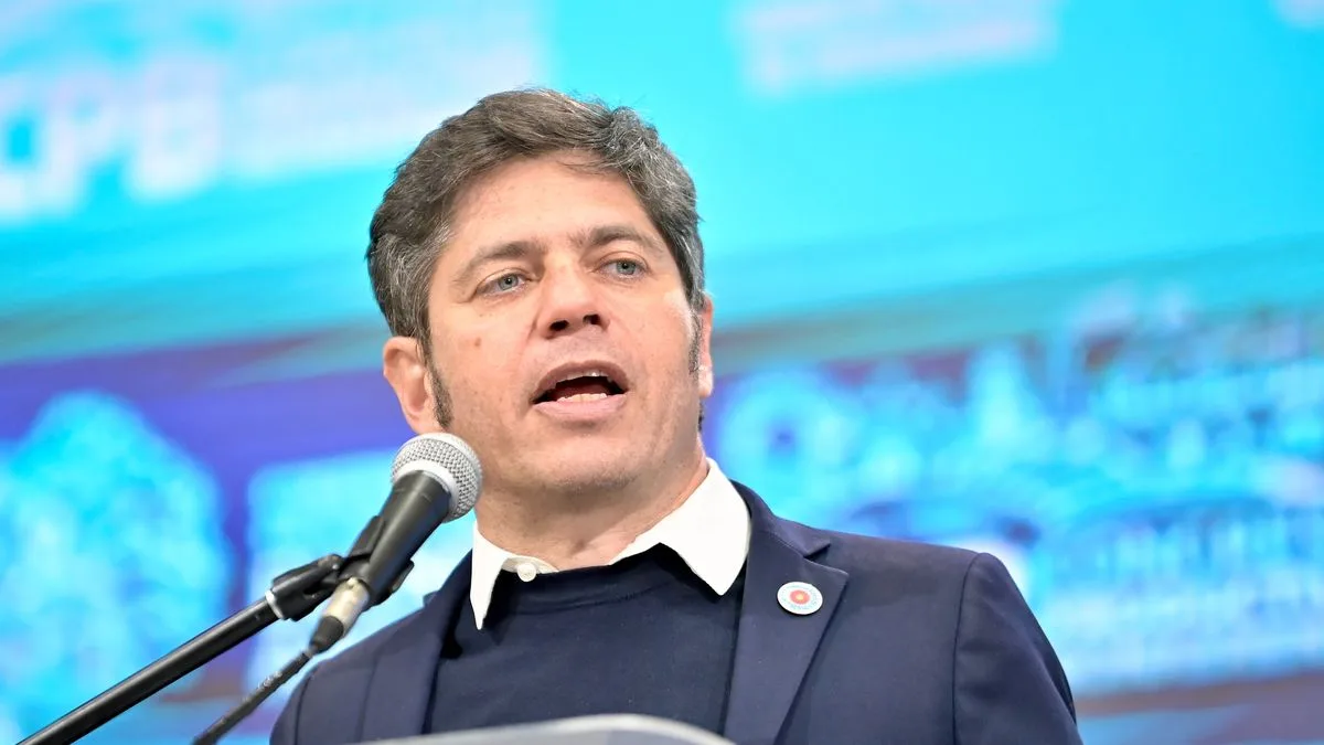 Axel Kicillof atraviesa una semana de alta exposición política con la interna peronista como telón de fondo
