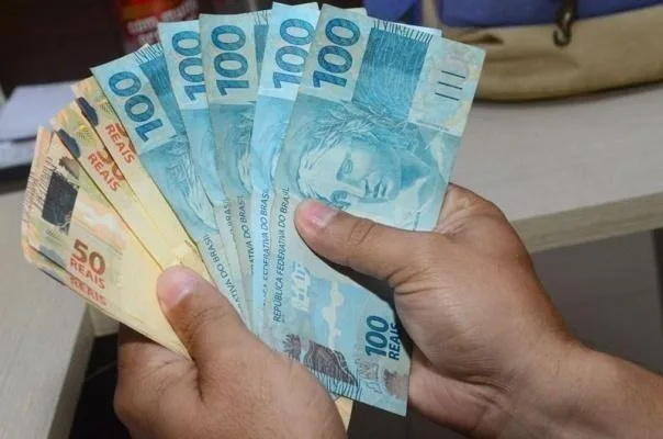 Onde investir R$ 100, R$ 500 ou R$ 1 mil por mês? Veja opções para começar do zero