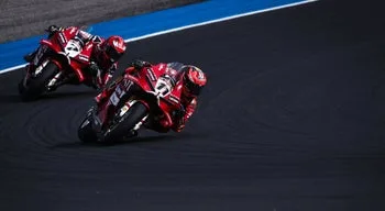 Superbikes: Miguel Oliveira oitavo no Estoril em nova vitória e recorde de Bulega