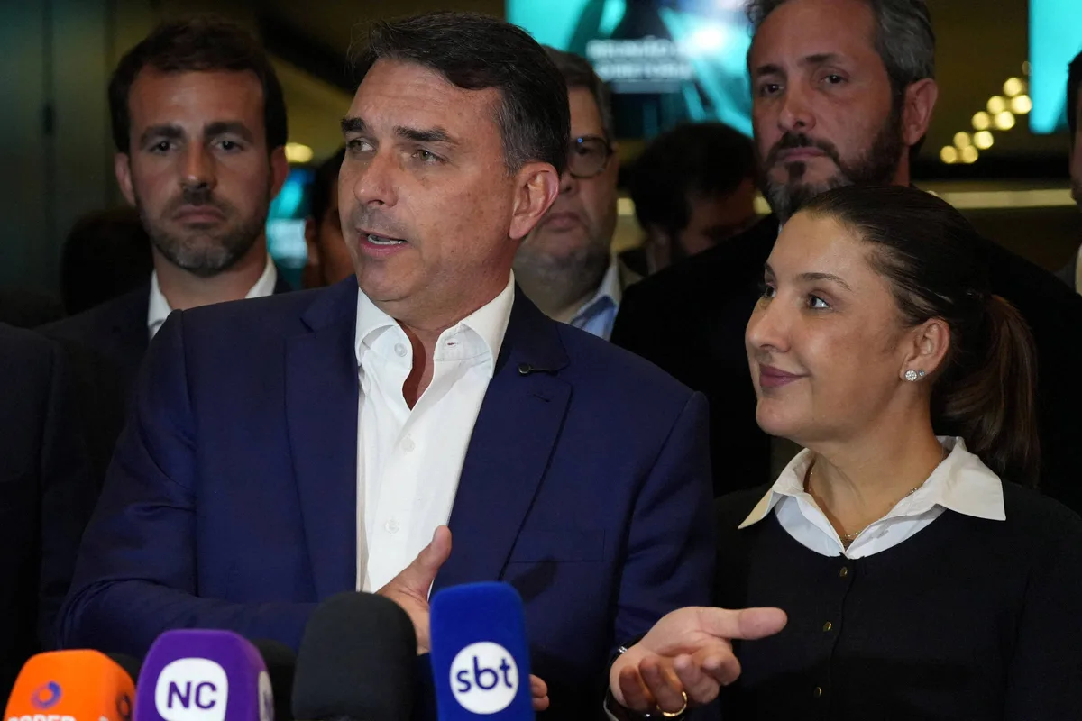 Campanha de Flávio vai associar onda de falências a 'irresponsabilidade' de Lula