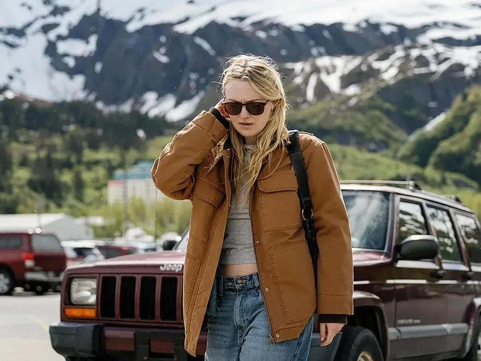 ‘The Sun Never Sets’ Review: Dakota Fanning and Jake Johnson Split, Maybe, in Joe Swanberg’s Unsatisfying Romcom