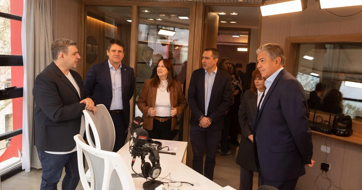 Río Negro reinauguró su edificio con Rolando Figueroa y Mariano Gaido: «Veo la transformación y enorgullece»