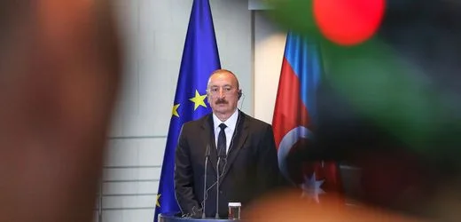 Aserbaidschan begnadigt Franzosen nach Rücknahme von EU-Sanktionen