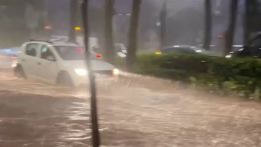 Nicht schon wieder! - Unwetter überschwemmen Valencia