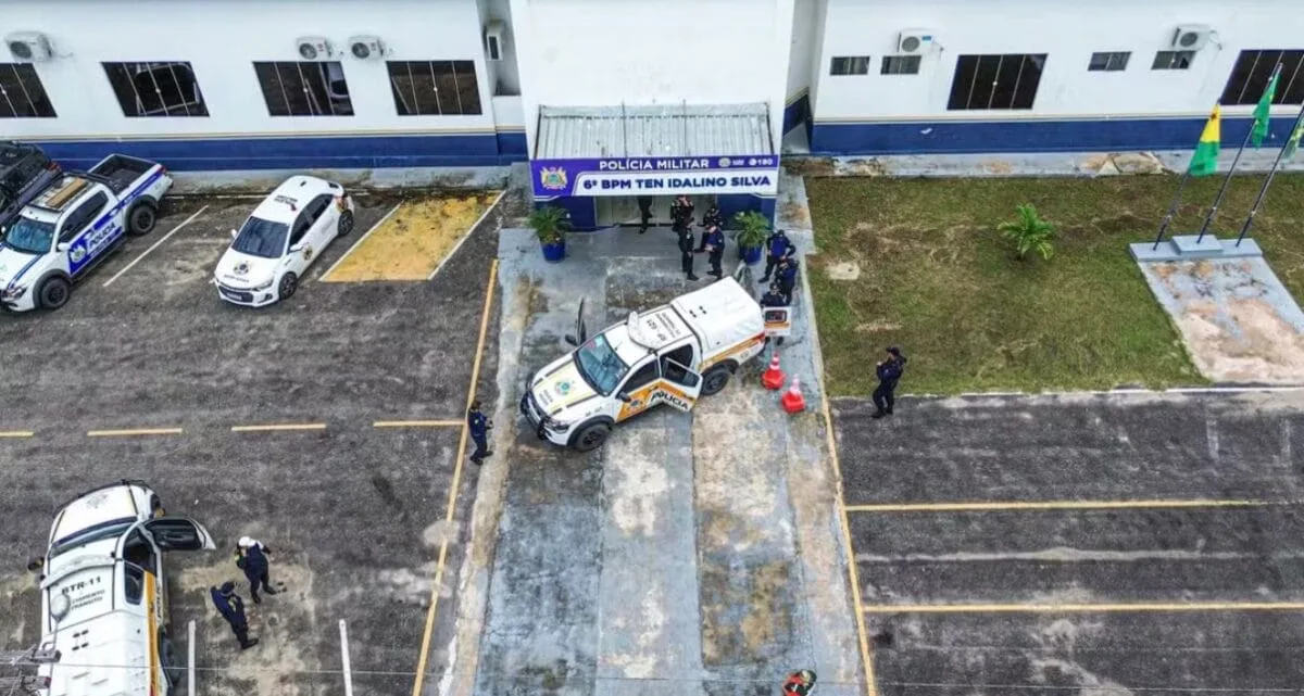 Homem com mandado de prisão é detido após tentar fugir da polícia em Cruzeiro do Sul