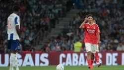 VÍDEO: cruzamento milimétrico de Prestianni e cabeça de Bah deram o empate no clássico
