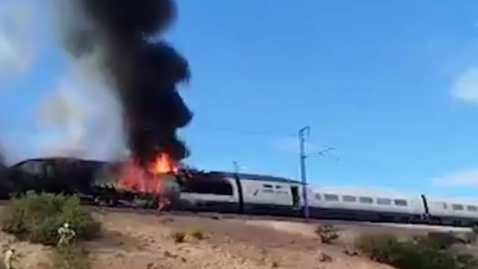Hochgeschwindigkeitszug Madrid–Barcelona - Tausende stranden nach Bahn-Brand