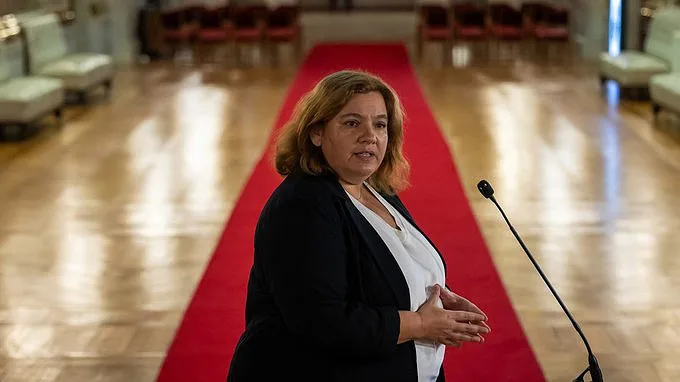 Alexandra Leitão diz que regresso de Passos Coelho dividiria o PSD e acusa Montenegro de fazer “pisca-pisca” com o Chega
