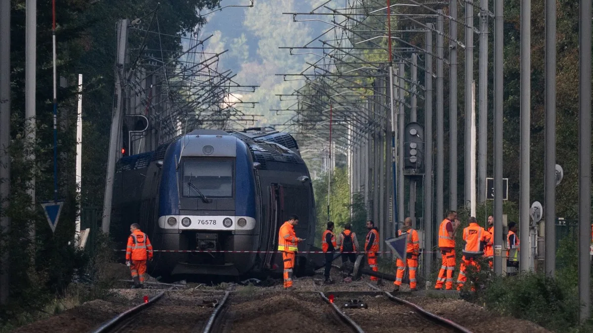 Dutzende Verletzte: Ermittler vermuten Sabotage als Ursache für entgleisten Zug in Frankreich