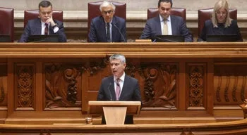 Custo de vida em debate de urgência. Oposição exige medidas e Governo rejeita IVA Zero