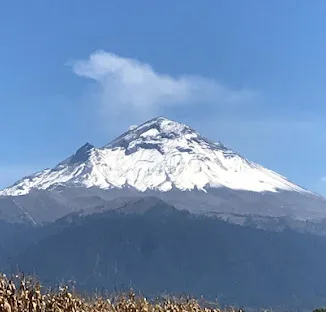 Volcán Popocatépetl se cubre de nieve en agosto