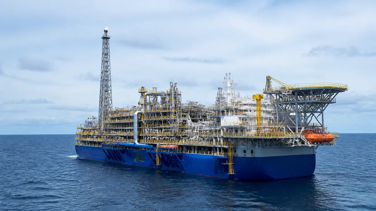 Produção de petróleo e gás soma 5,851 milhões de boe/d em julho, informa ANP