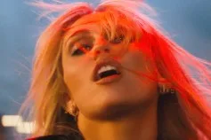 Miley Cyrus Says Dolly Parton Helped Her ‘Have a Persona & Still Be Who You Are’: ‘Dolly Was Just Always Right’
