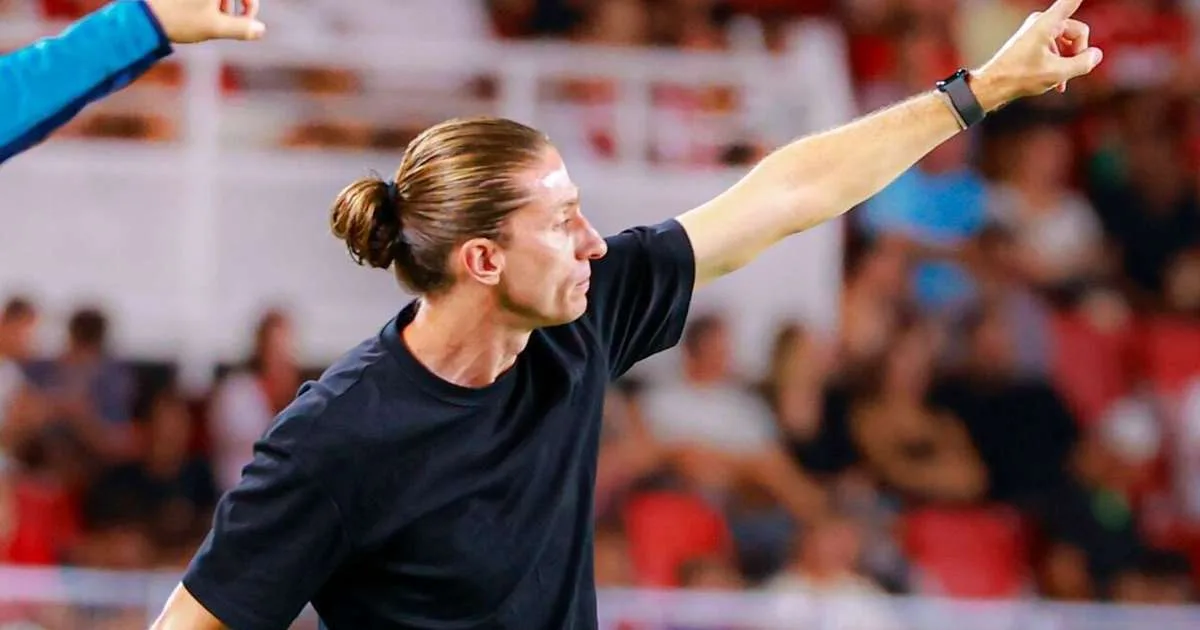 Com Monaco na liderança, Filipe Luís prega "humildade"